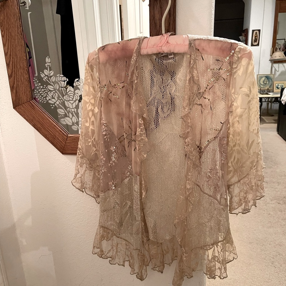 Amazing Vintage Lace Top. True vintage. Blush/ beige. One size.
